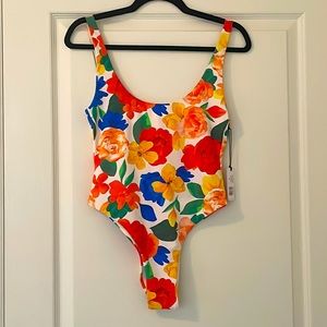NWT WeWoreWhat Floral One Piece Scoop Swimsuit Size M